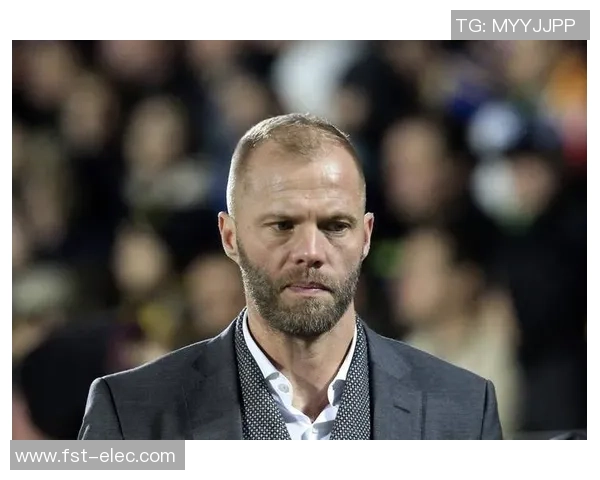 足球传奇：球星们以去世时年龄为中心的生命轨迹与历史回顾